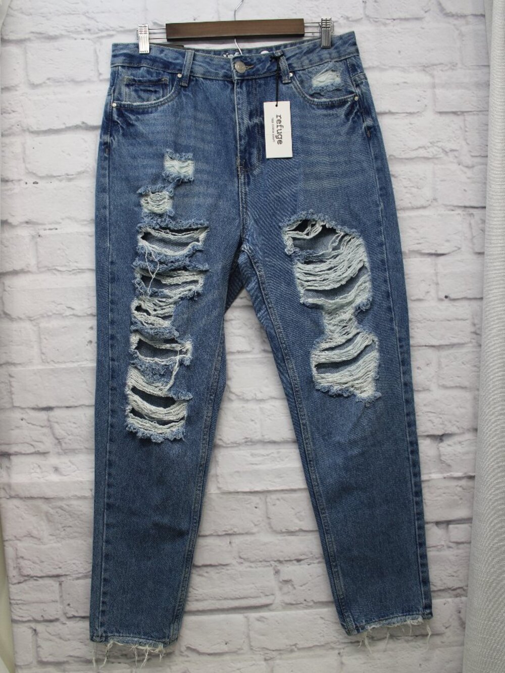 Refuge Juniors Size 9 Medium Wash Ripped Distressed Mom Jeans High Waist Classic